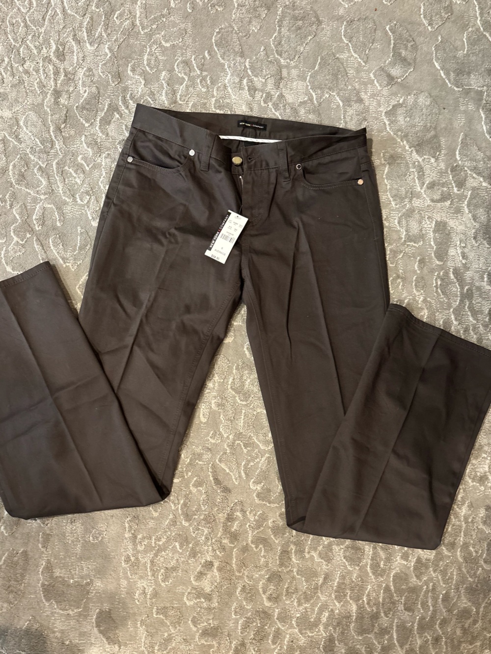 NWT ✨ New York & Company Brown Straight-Leg Women’s Jeans size 6 - Picture 2 of 6